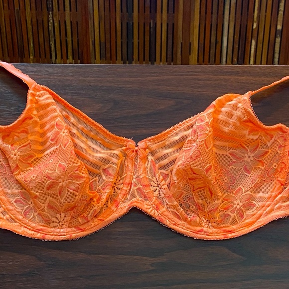 Wacoal Other - WACOAL Sheer Underwire Bra 34H